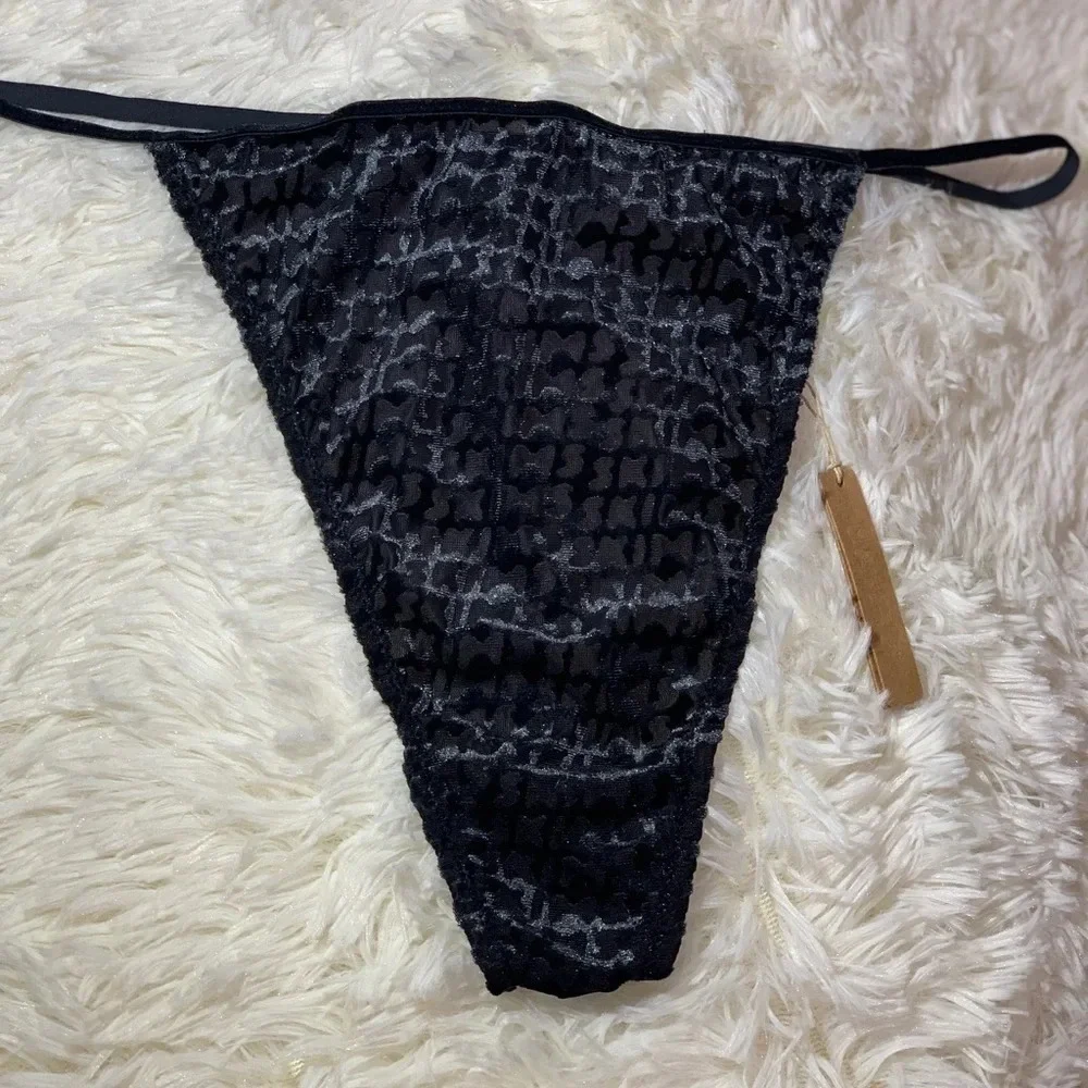 Skims Velvet String Thong, Black, 4X